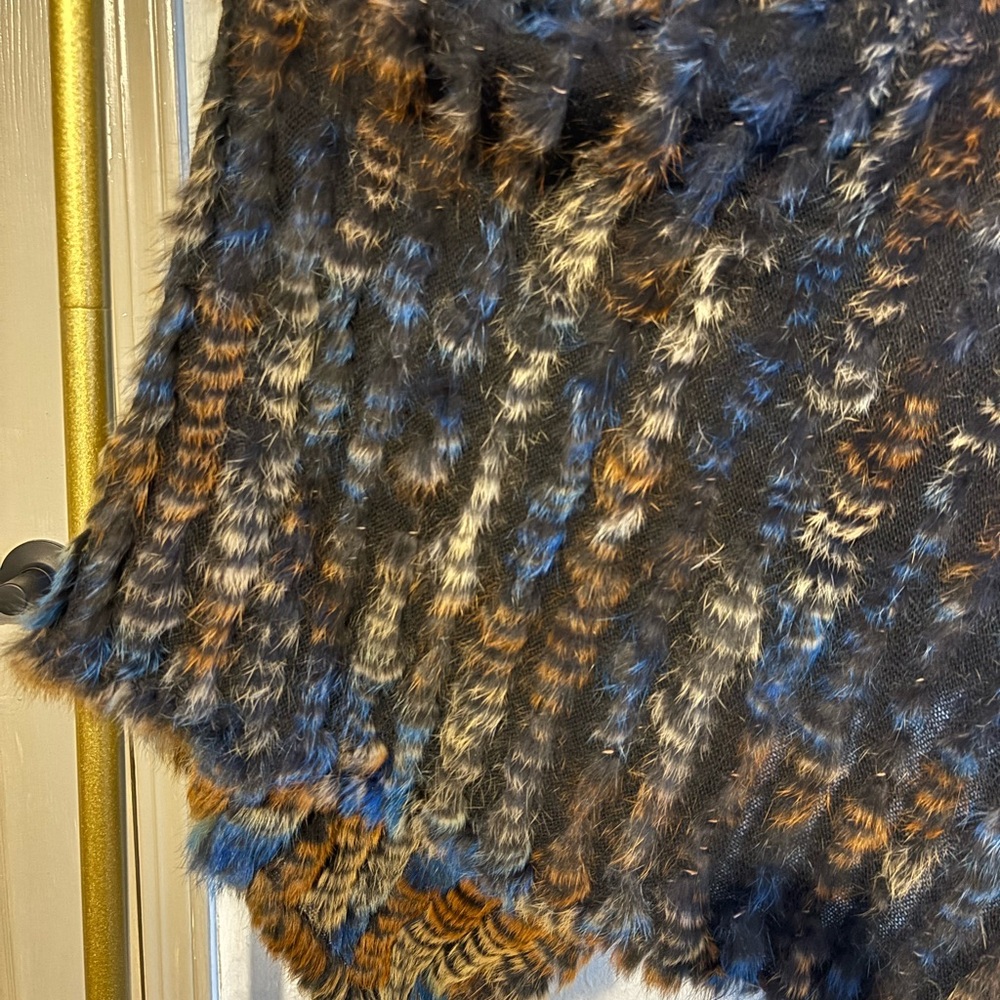 Multicolor Rabit Poncho - Picture 3 of 7